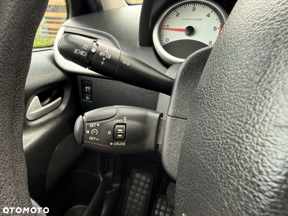 Peugeot 207 1.4 HDi Presence Euro5 - 13