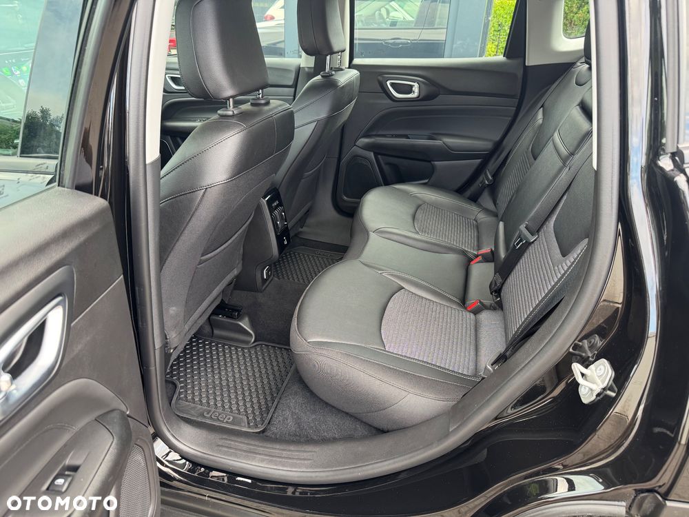 Jeep Compass 1.5 GSE T4 48V e-Hybrid Automatik Night Eagle - 26