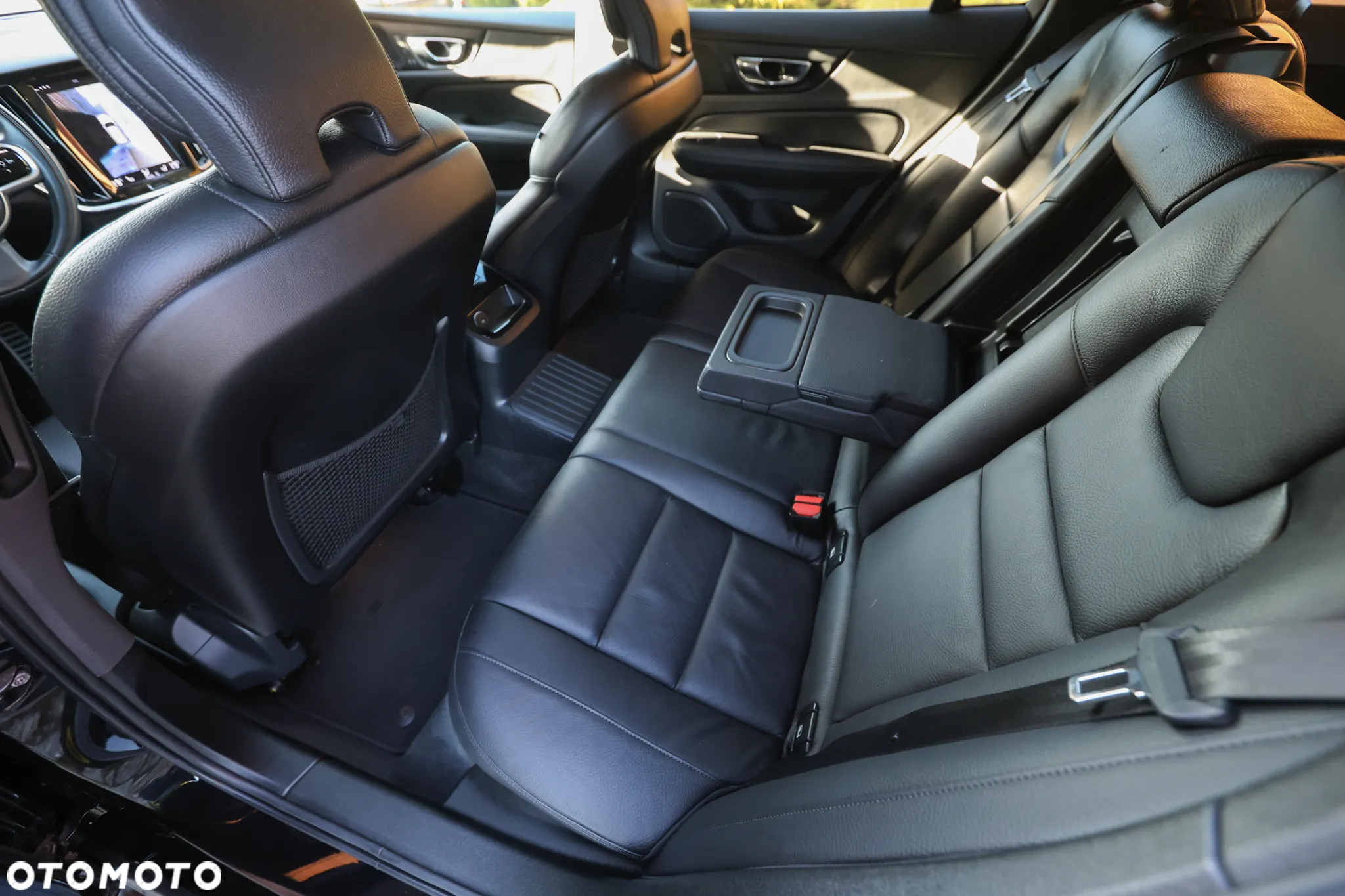 Volvo V60 T6 AWD Plug-In Hybrid Inscription - 30