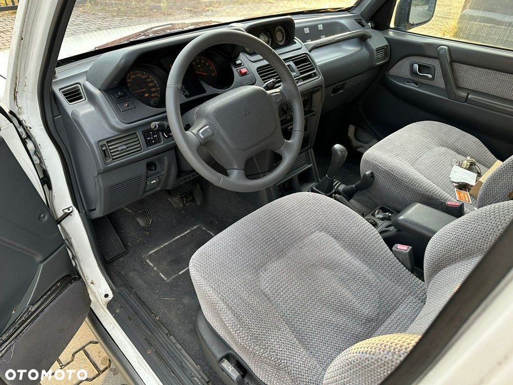 Mitsubishi Pajero - 7
