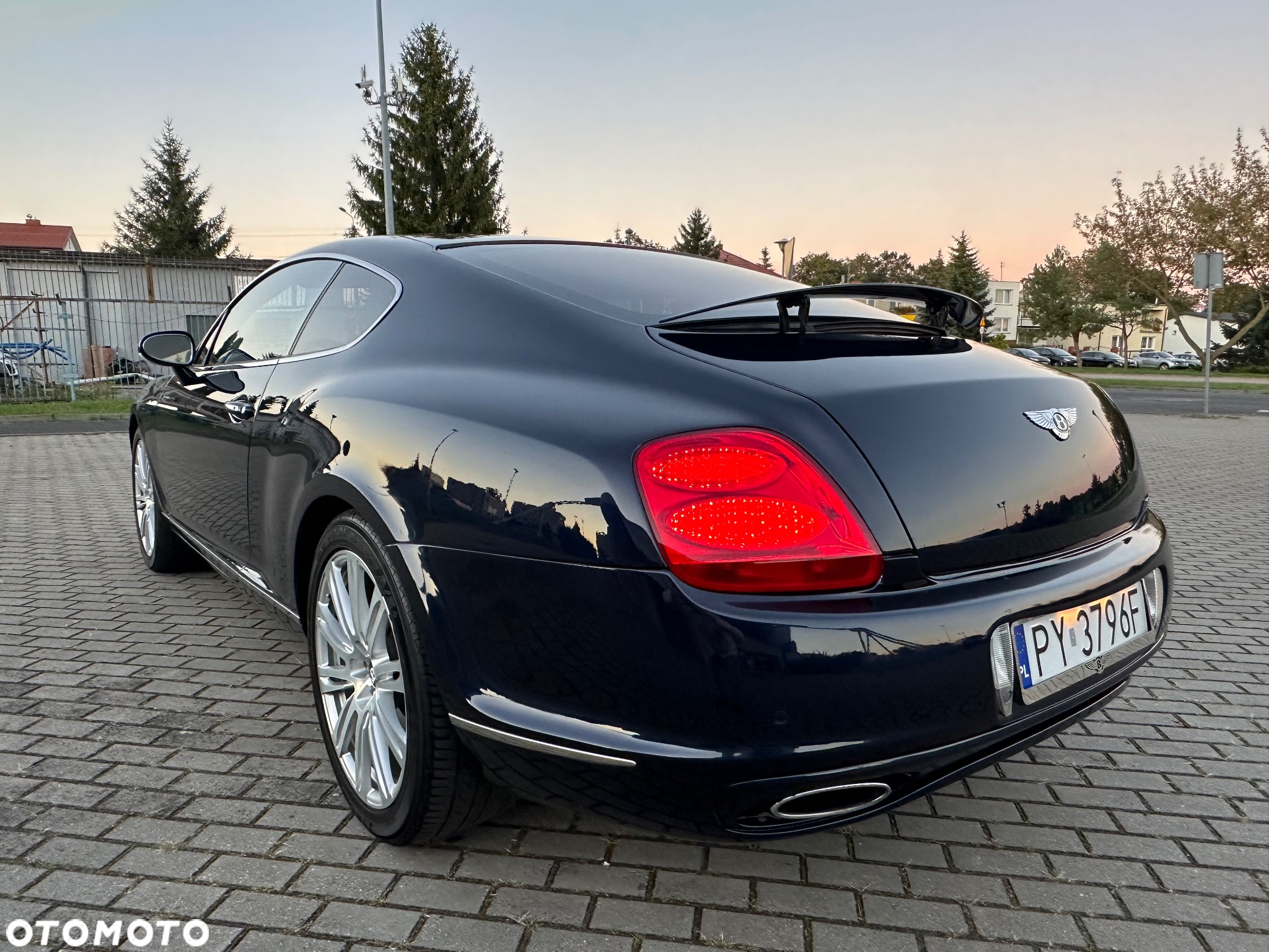 Bentley Continental GT Standard - 24