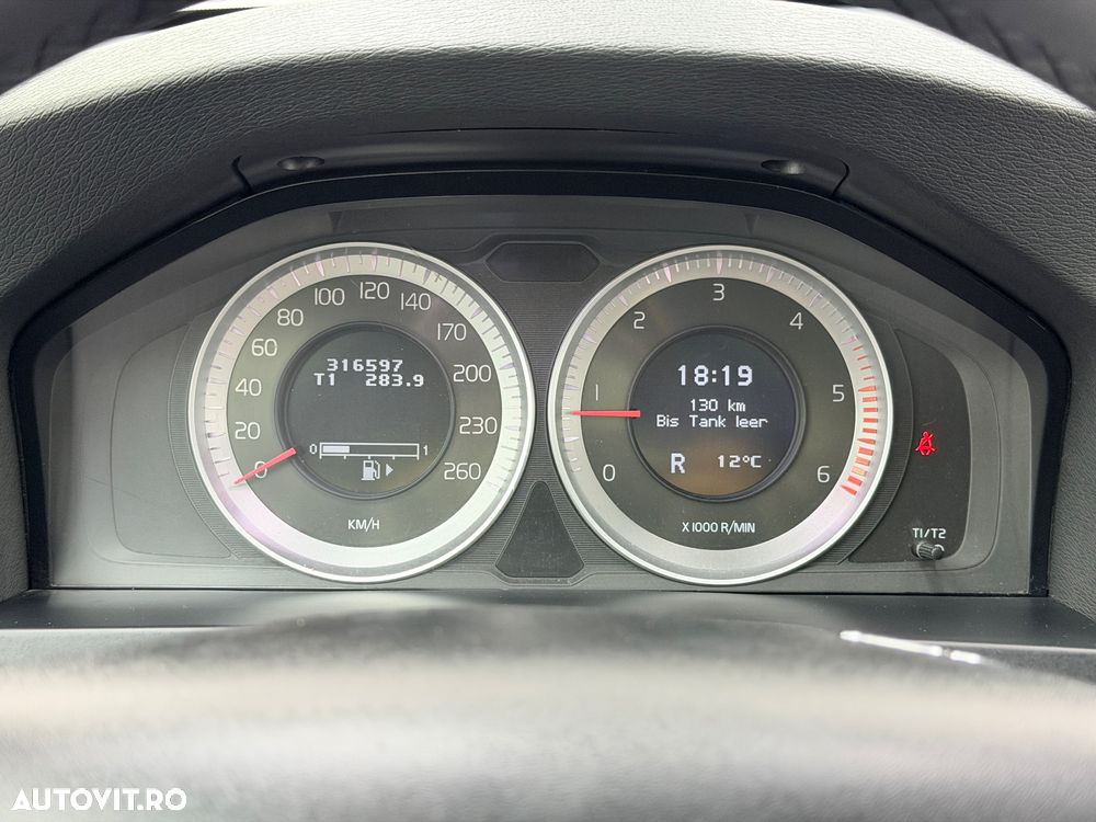 Volvo S60 D3 Geartronic Momentum - 28