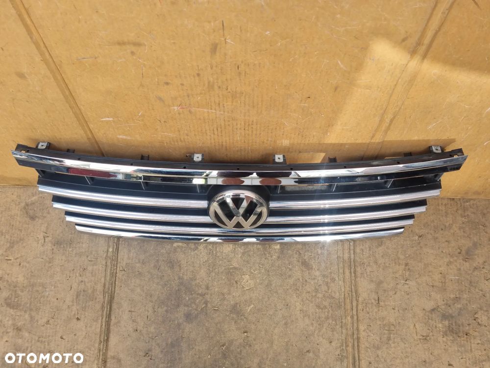 VW TOUAREG III 760 GRILL ATRAPA - 2