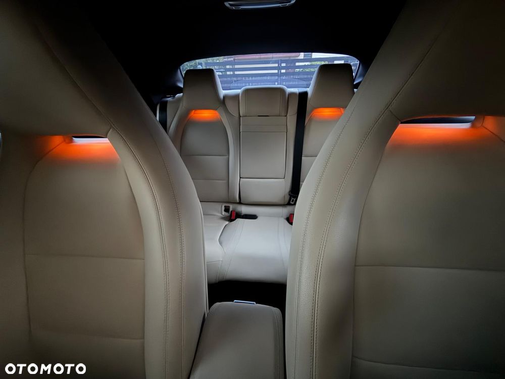 Mercedes-Benz CLA 250 7G-DCT StreetStyle - 6
