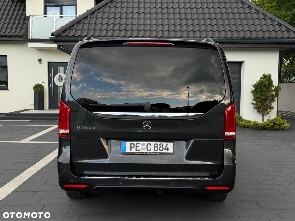 Mercedes-Benz Klasa V 250 d lang 4Matic 9G-TRONIC Avantgarde - 11