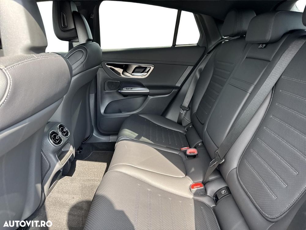 Mercedes-Benz GLC Coupe 300 e 4MATIC PHEV - 11
