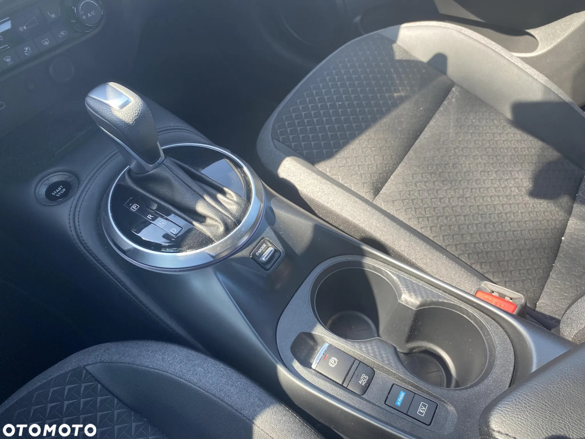 Nissan Juke 1.6 Hybrid N-Connecta AMT - 16