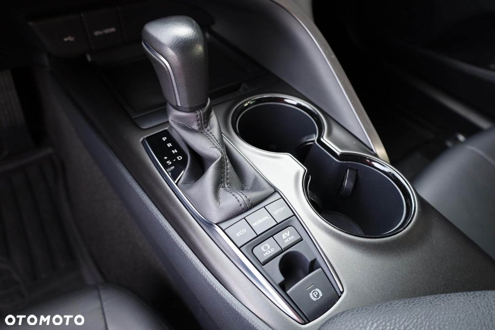 Toyota Camry 2.5 Hybrid Prestige CVT - 25