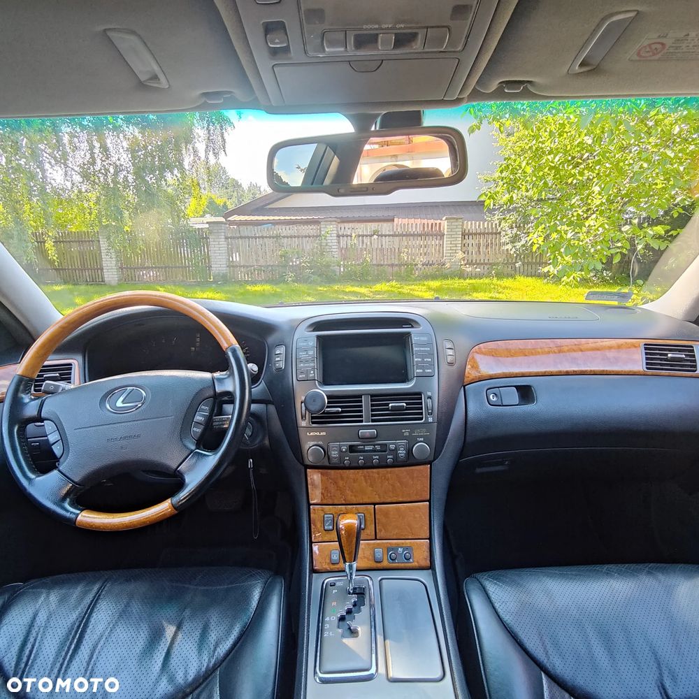 Lexus LS Standard - 18