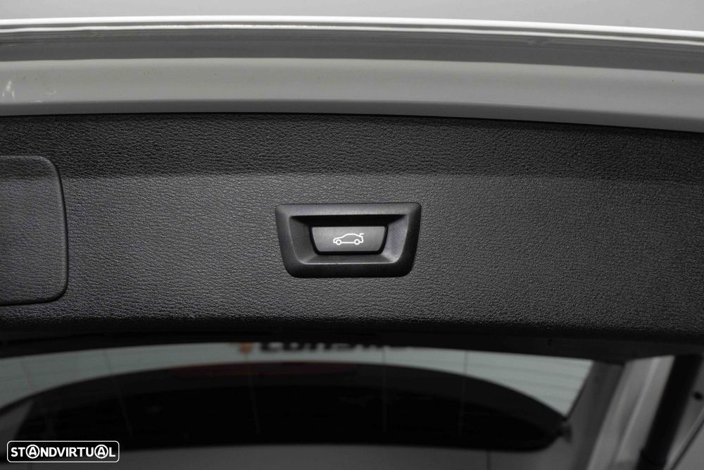 BMW X1 25 e xDrive Corporate Edition - 17