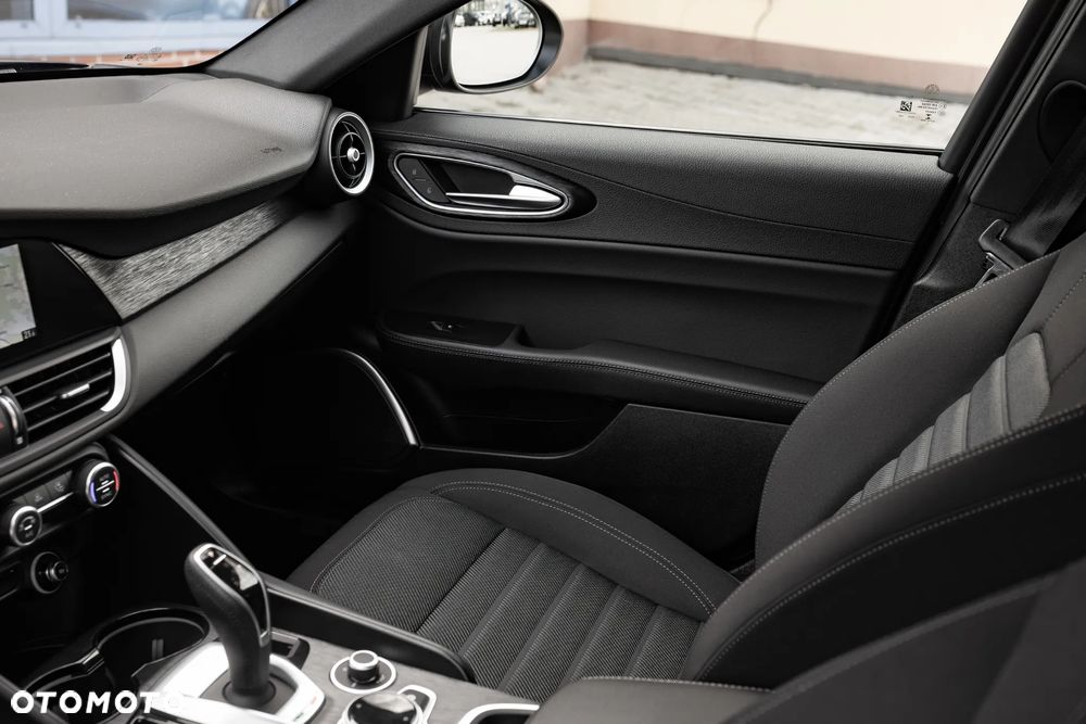 Alfa Romeo Giulia 2.0 Turbo Super - 17