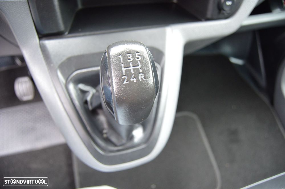 Peugeot Expert Outro - 21