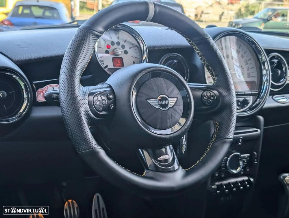 MINI 3 Portas Cooper SD - 16