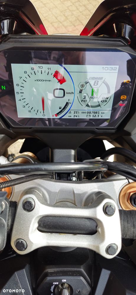 Suzuki GSX 1000 - 15