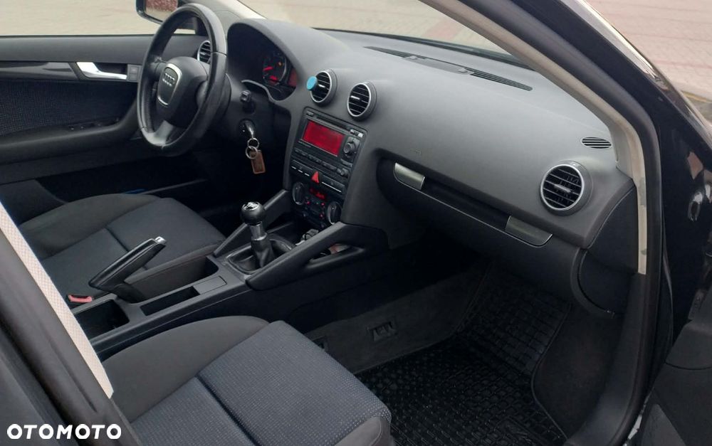 Audi A3 Sportback - 8