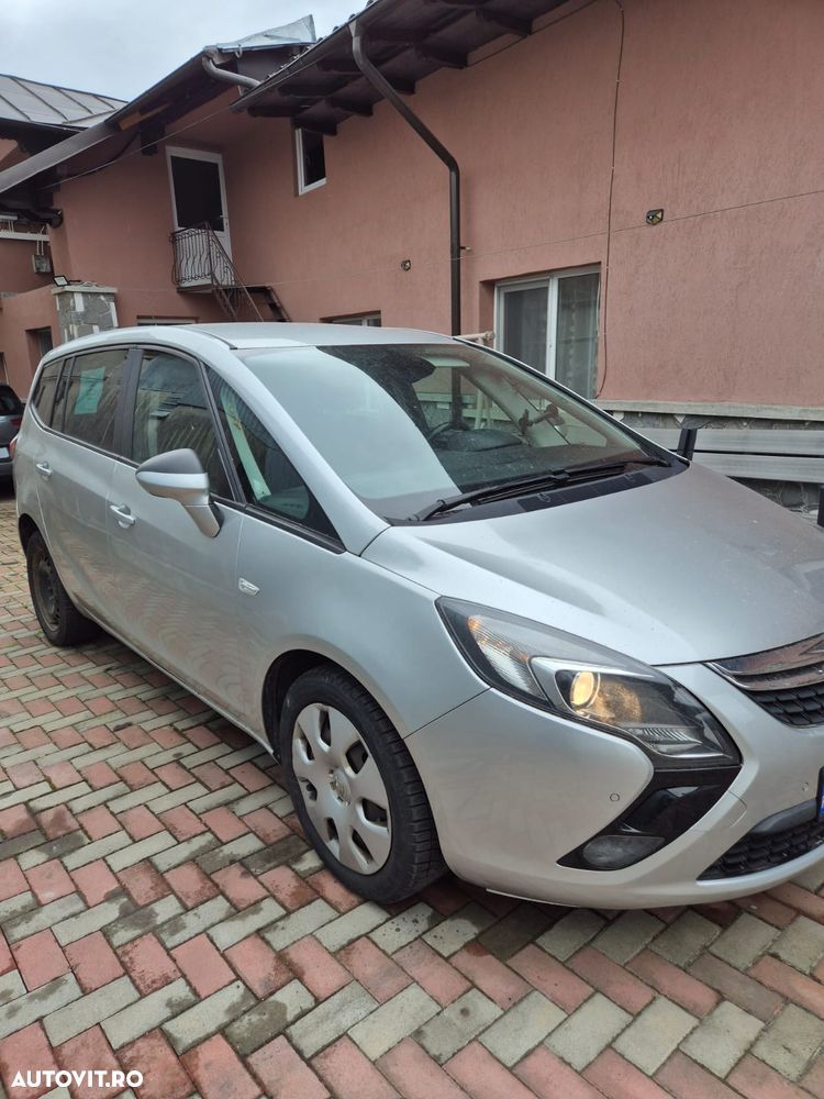 Opel Zafira - 10