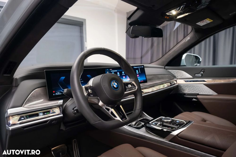BMW Seria 7 - 26