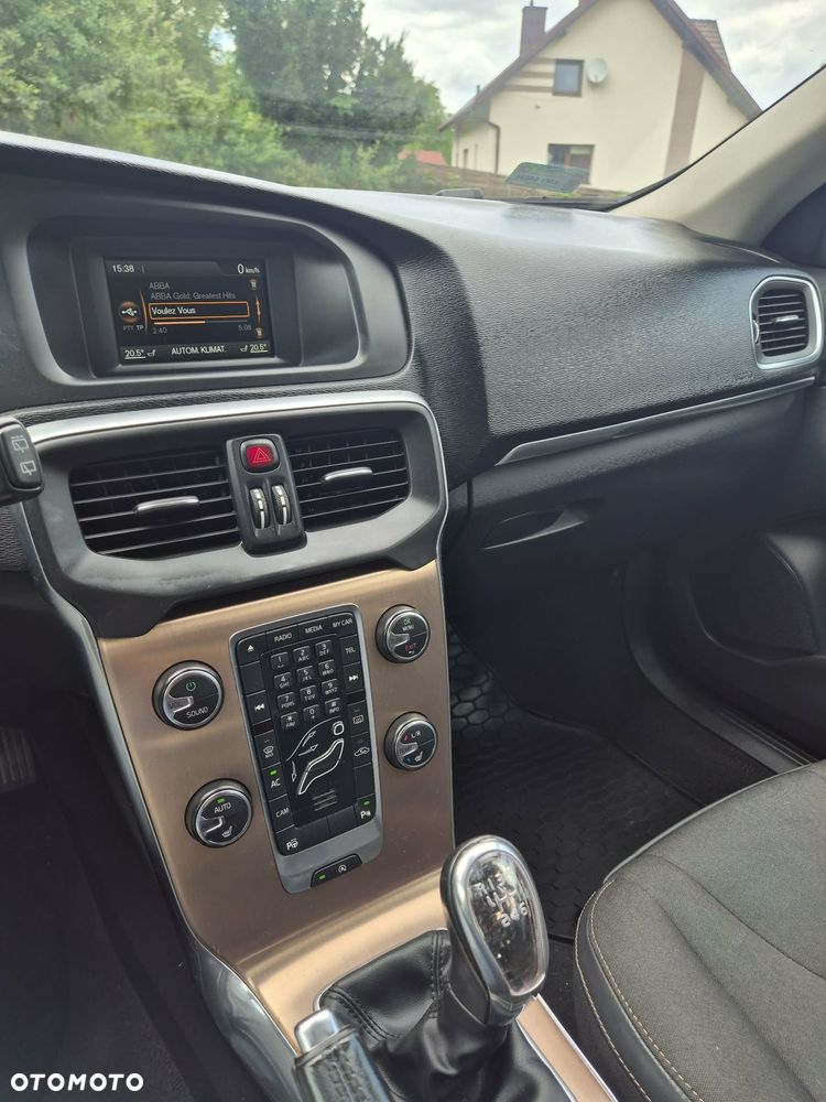 Volvo V40 Cross Country - 8
