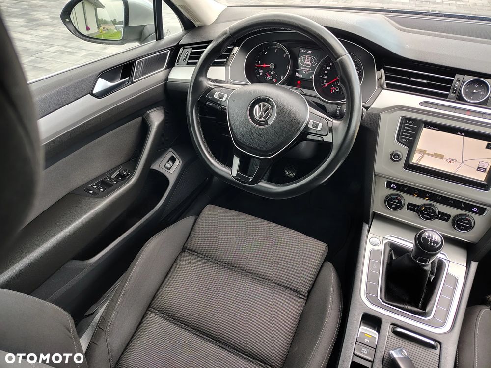 Volkswagen Passat 2.0 TDI BMT Highline - 24
