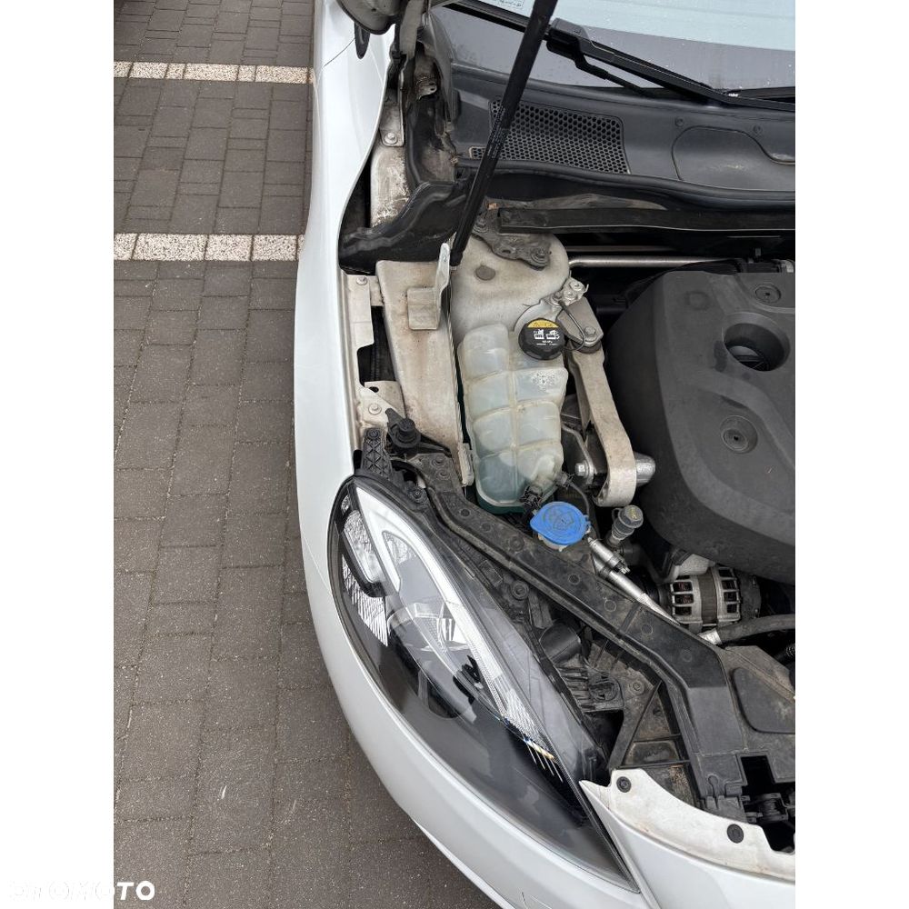Volvo V40 D2 Kinetic - 16