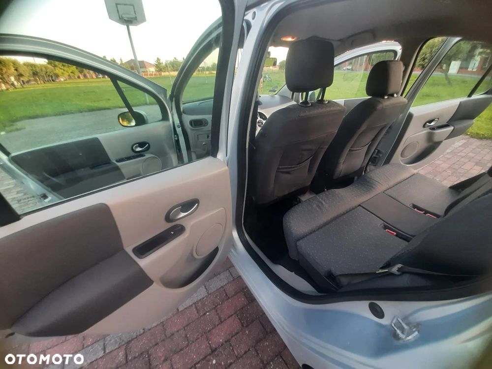 Renault Modus 1.6 16V Privilege - 17