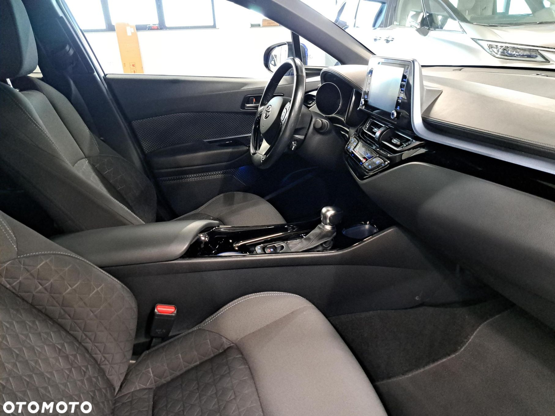 Toyota C-HR - 9
