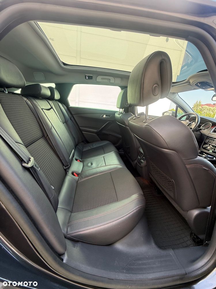 Peugeot 508 RXH Hybrid4 - 15