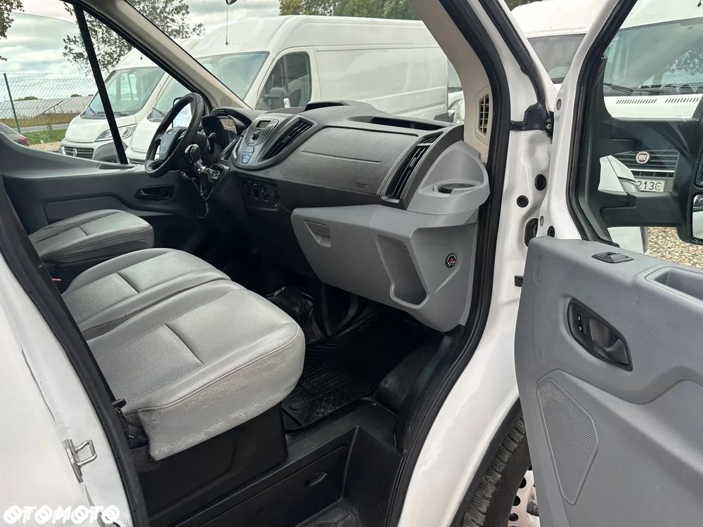 Ford Transit - 12