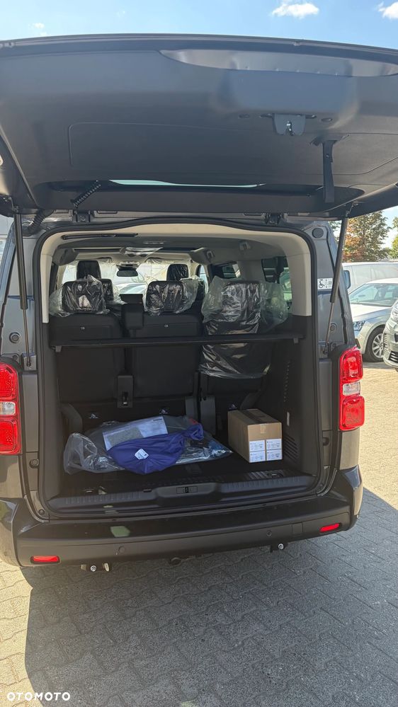 Peugeot Traveller 2.2 BlueHDi Long Business EAT8 - 12