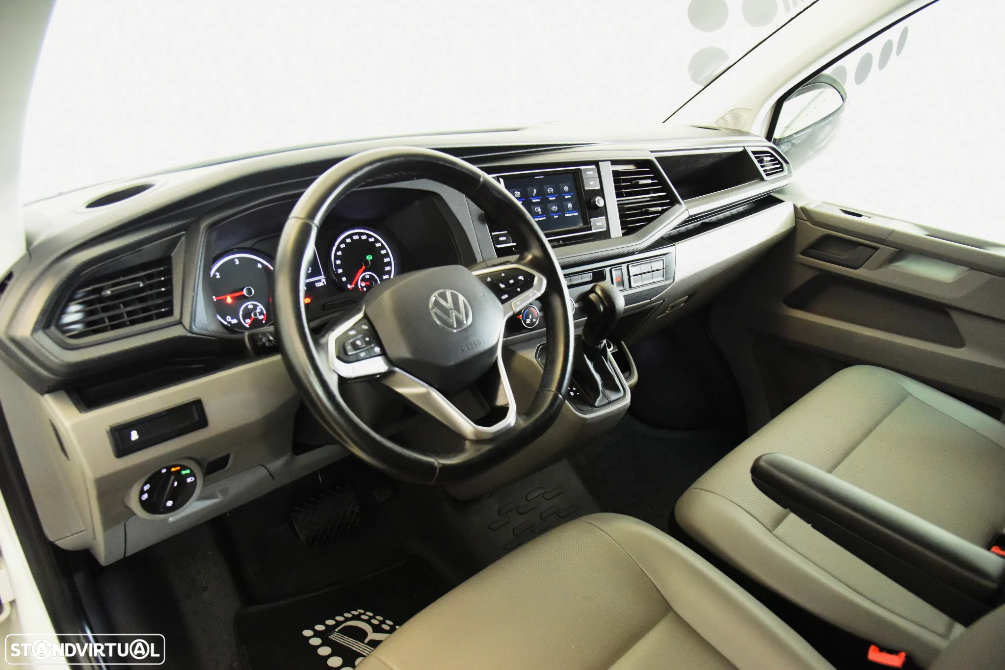 VW Transporter 2.0 TDI Business DSG - 12