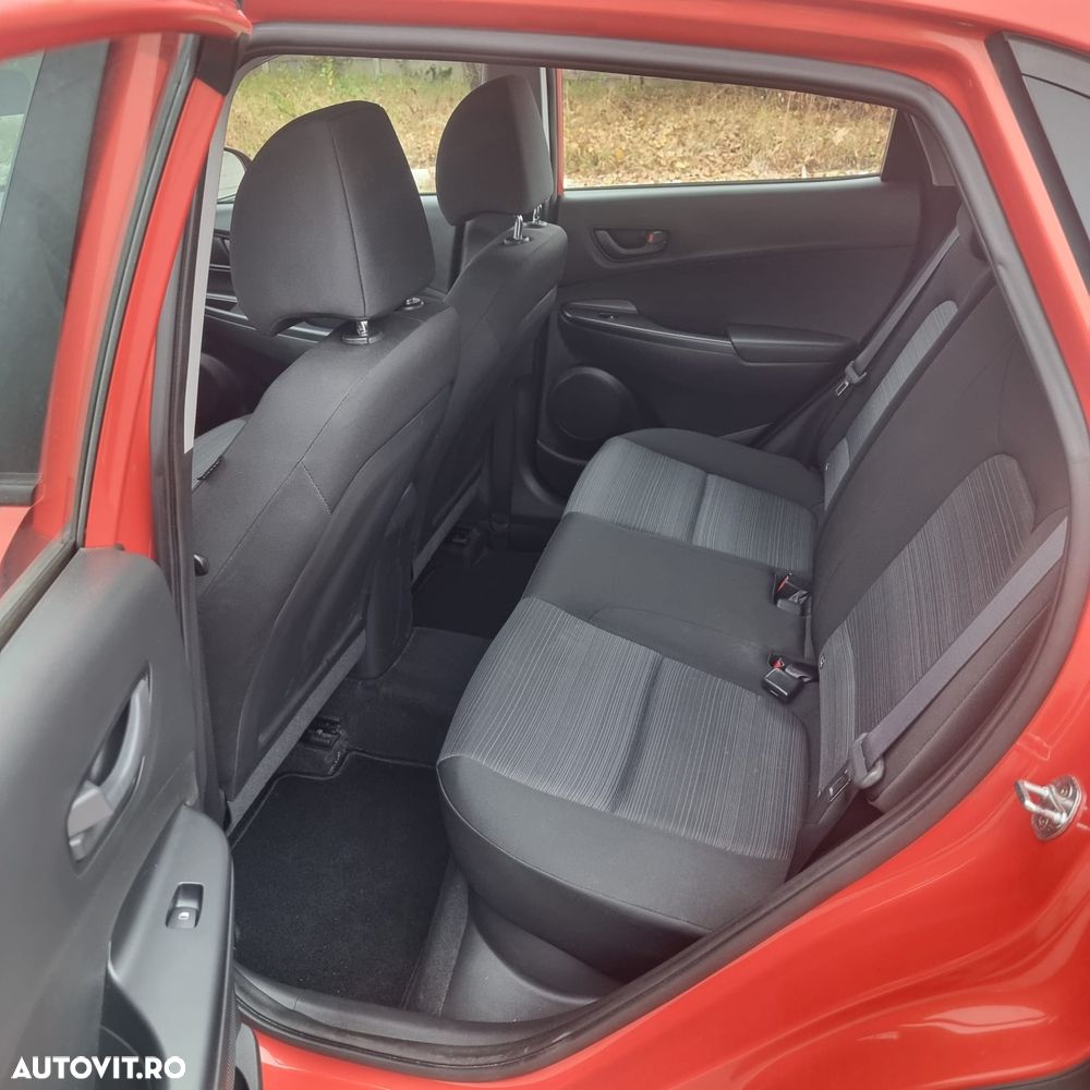 Hyundai KONA - 12