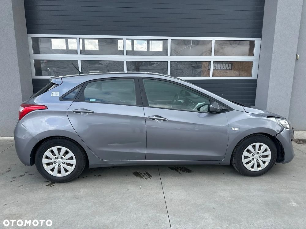 Hyundai i30 1.4 Classic + - 10