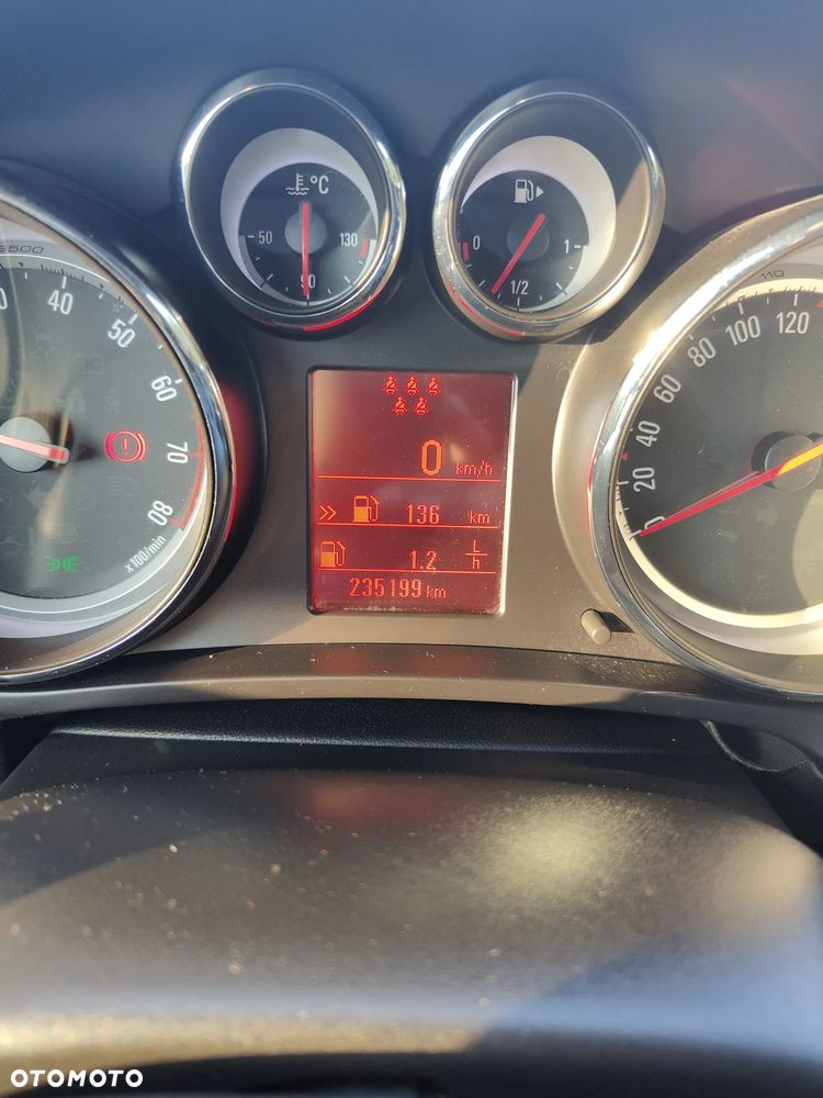 Opel Zafira 1.4 T Cosmo EcoFLEX S&S EU6 - 13