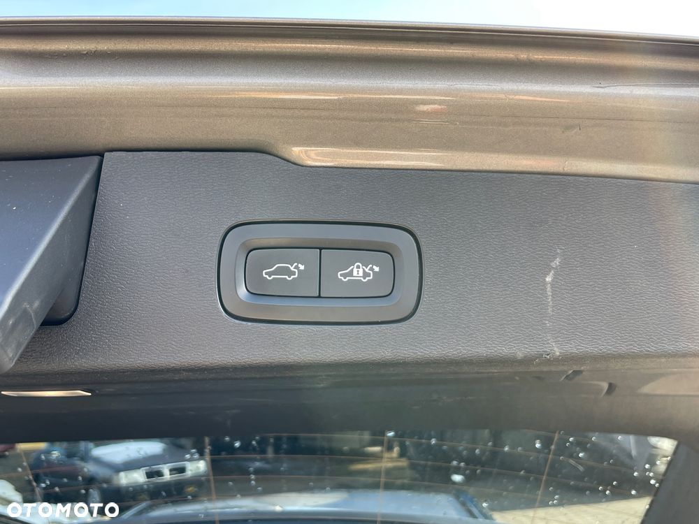 Volvo V60 B4 B R-Design - 14