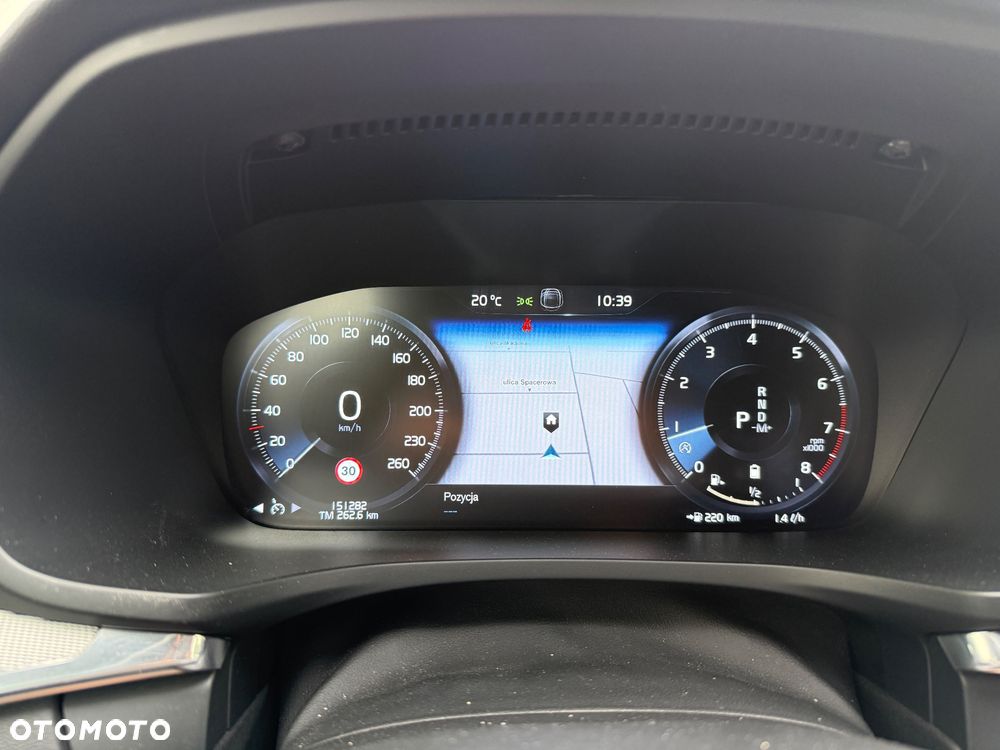Volvo V60 B4 B R-Design - 9