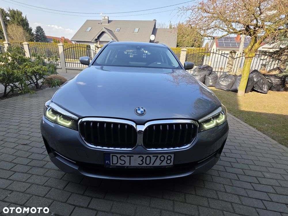 BMW Seria 5 520i Sport Line - 6