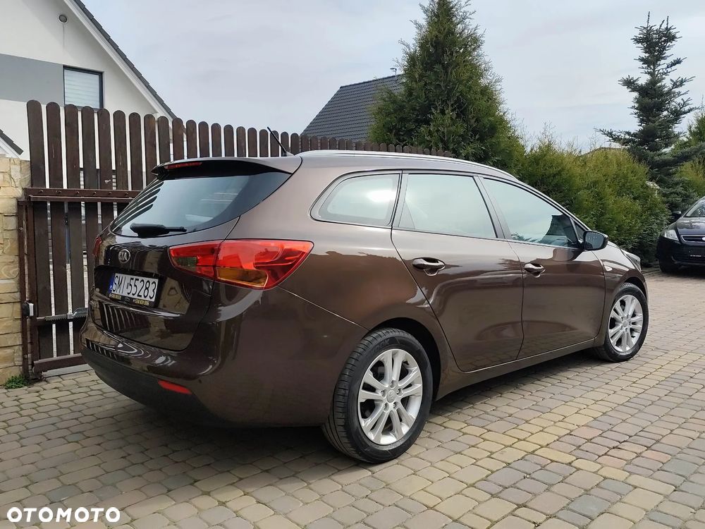 Kia Ceed 1.6 GDI Dream Team Edition - 15