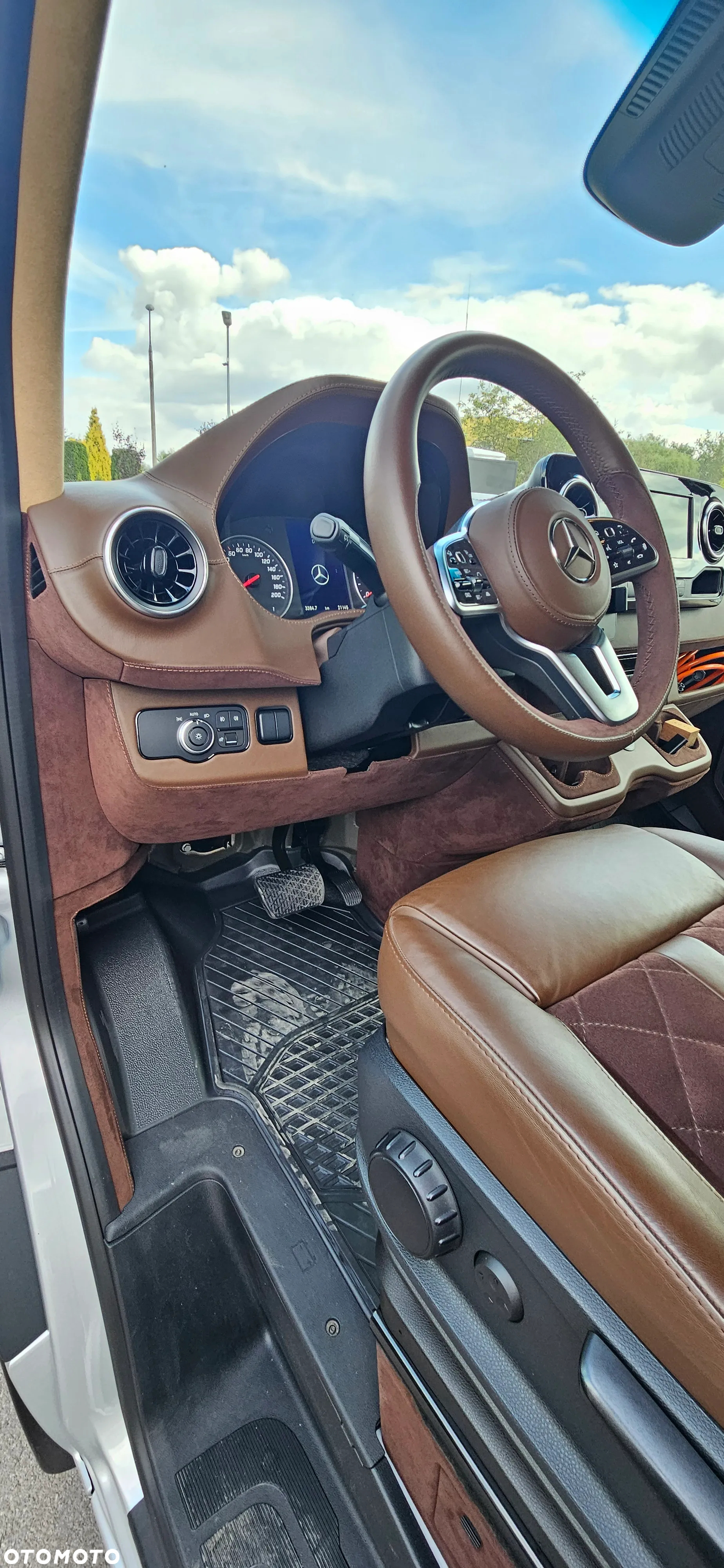 Mercedes-Benz Sprinter - 15