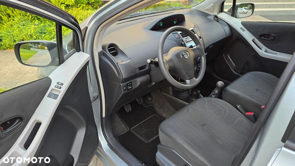 Toyota Yaris - 9