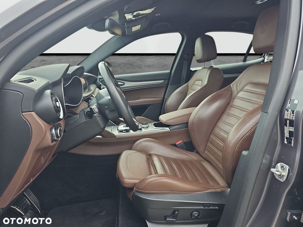 Alfa Romeo Stelvio 2.0 Turbo Veloce Q4 - 18