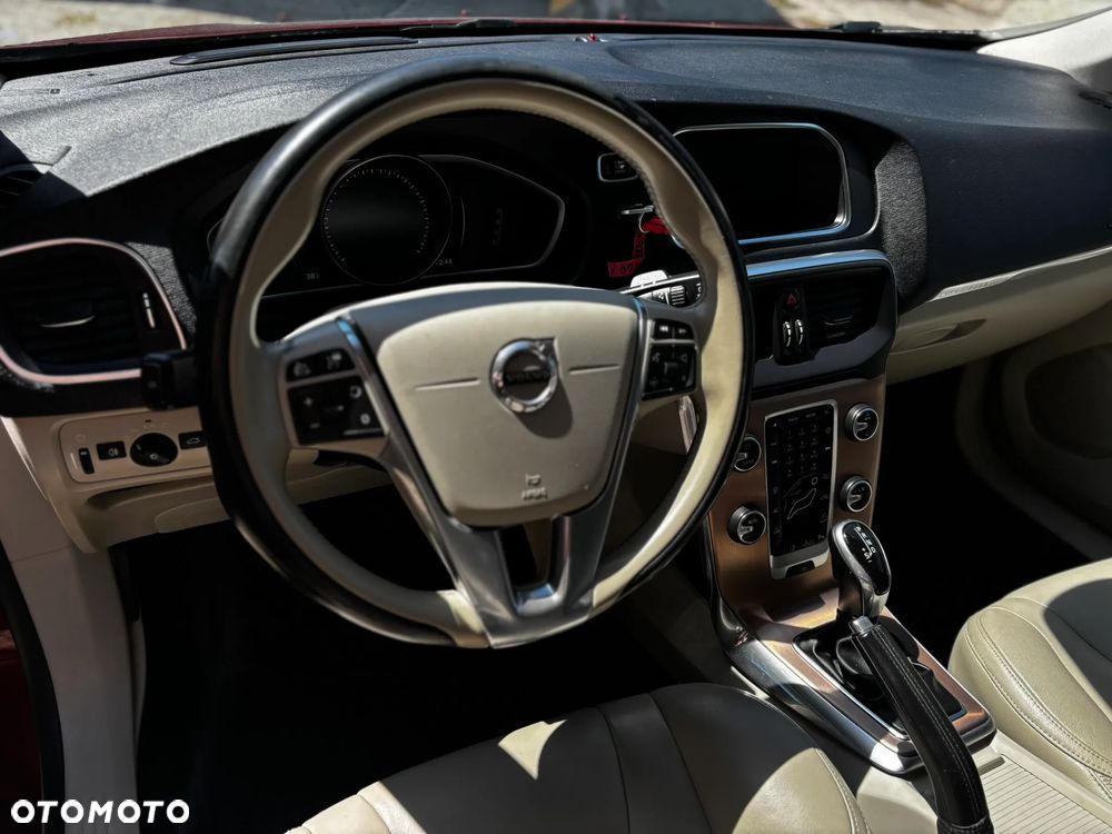 Volvo V40 Cross Country T4 Drive-E Momentum - 23