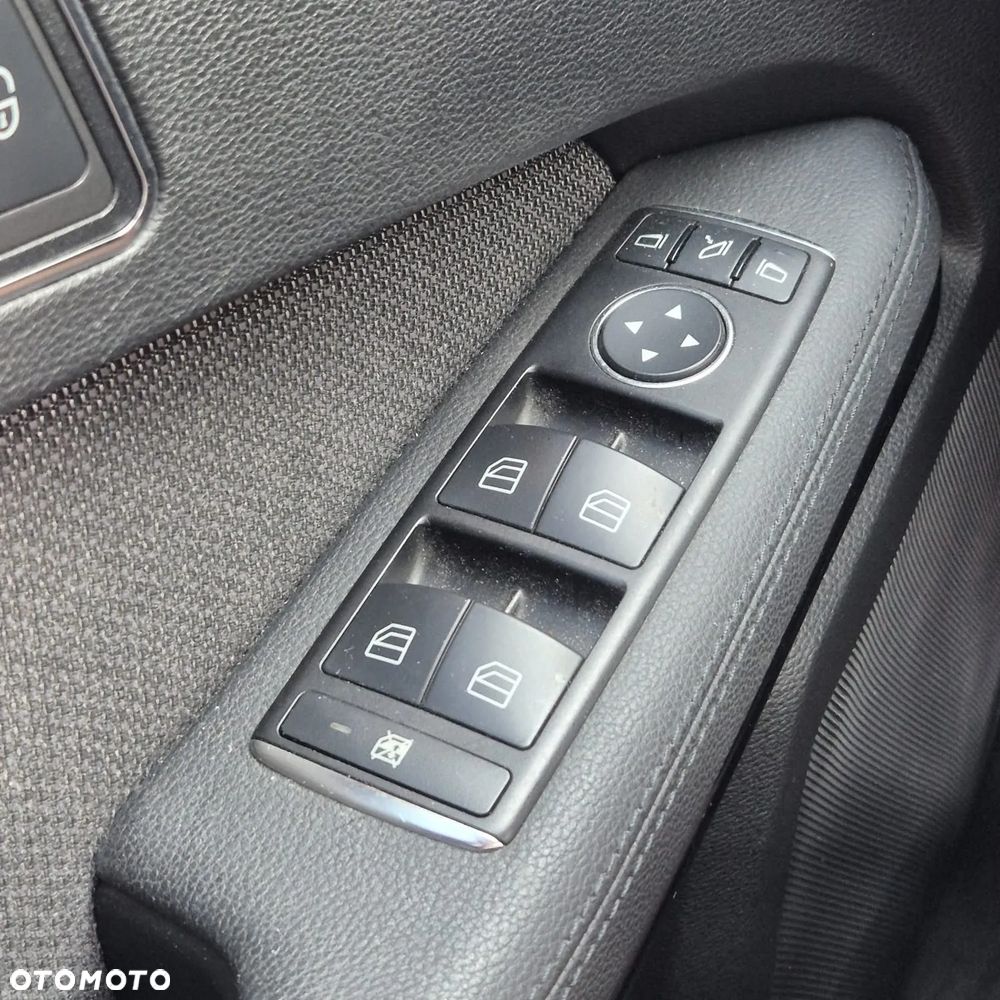 Mercedes-Benz Klasa E 200 NGT BlueEffICIENCY Avantgarde - 8