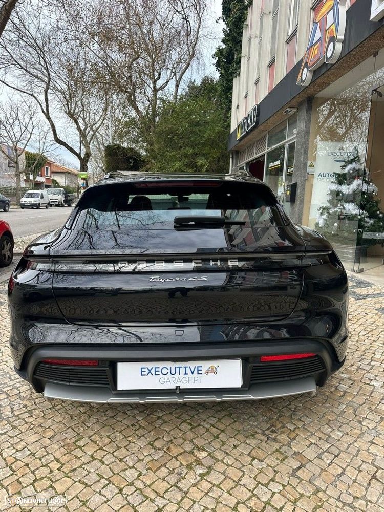 Porsche Taycan Cross Turismo 4S - 23