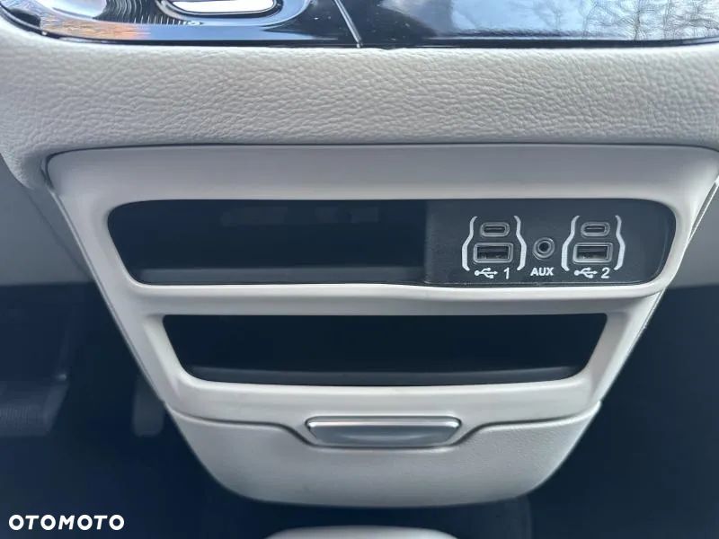 Chrysler Pacifica - 19