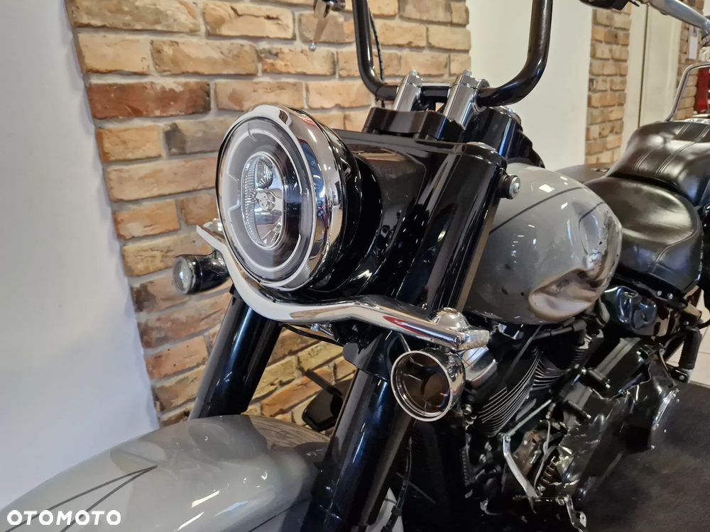 Harley-Davidson Softail Heritage Classic - 32