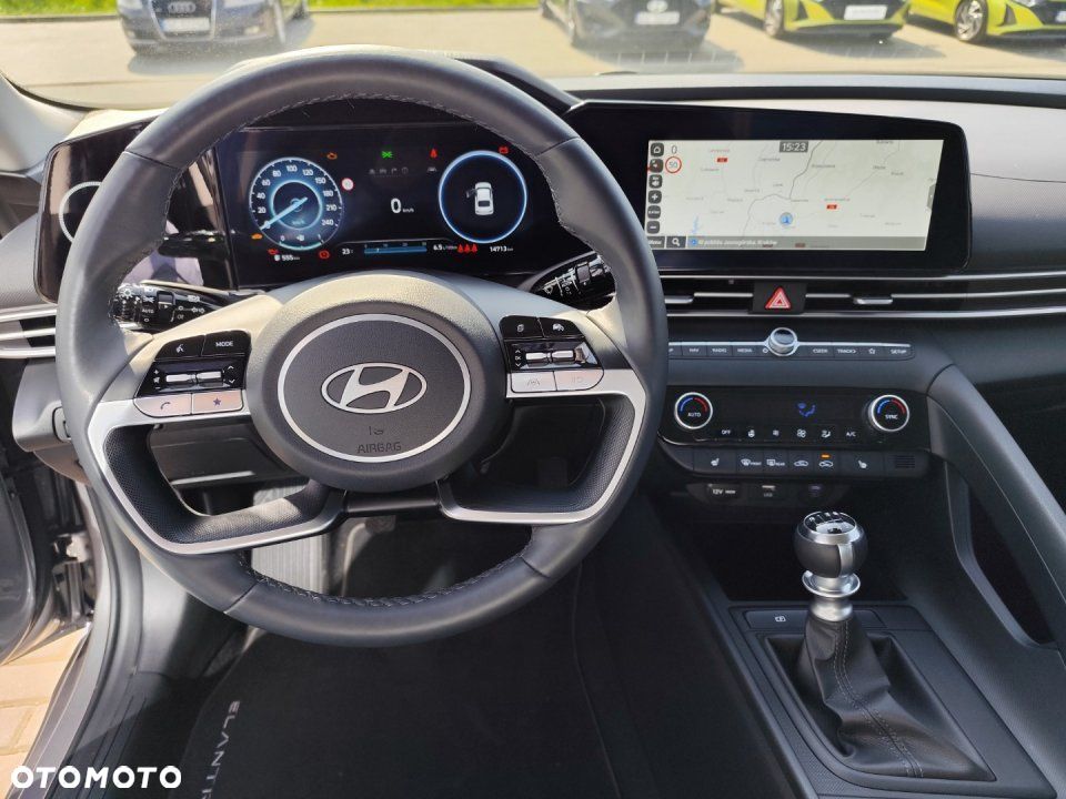 Hyundai Elantra - 11