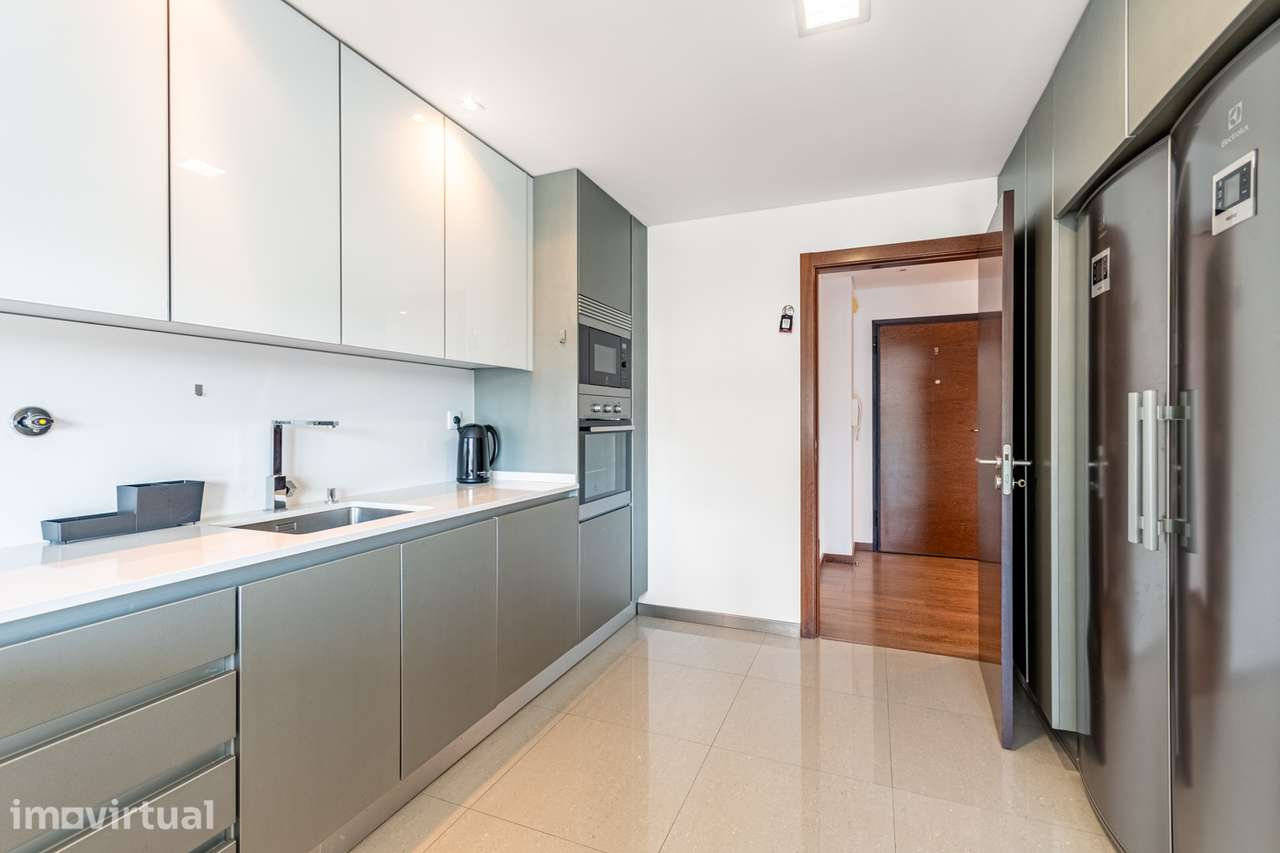 T3 Premium | 134 m² | Varanda em Toda a Casa | 2 Lugares de Garagem - Grande imagem: 4/35
