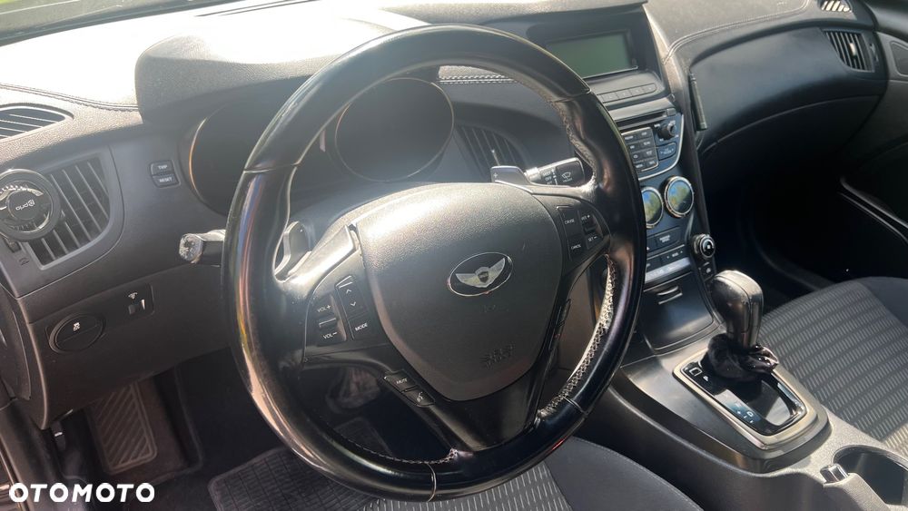 Hyundai Genesis Coupe - 10