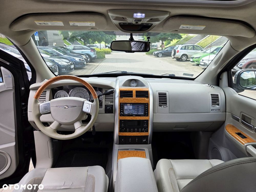 Chrysler Aspen - 23