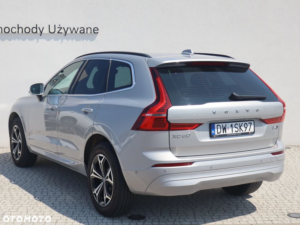 Volvo XC 60 B4 D AWD Momentum Pro - 4